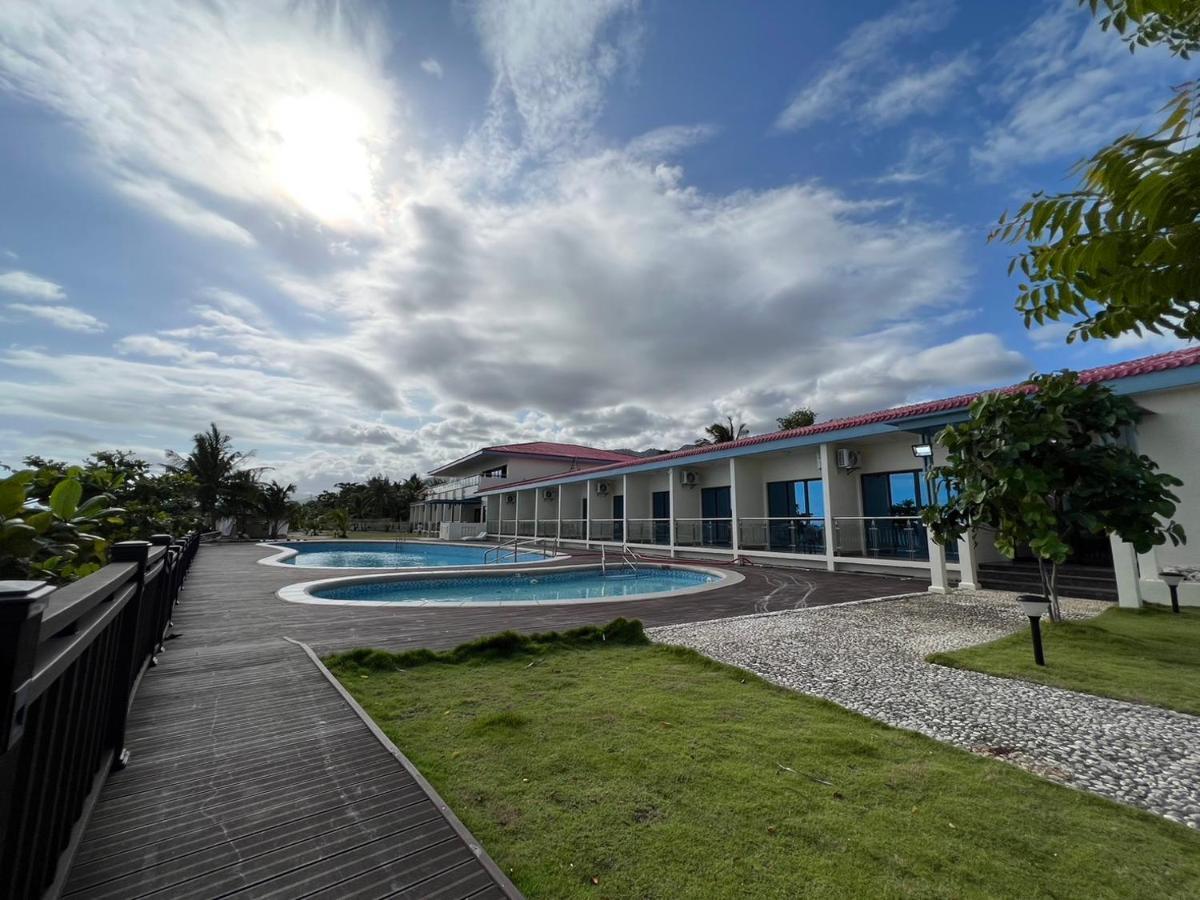 W Golf Resort Oslob Εξωτερικό φωτογραφία