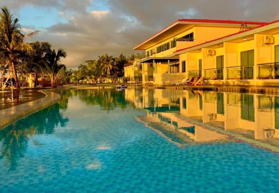 W Golf Resort Oslob Εξωτερικό φωτογραφία