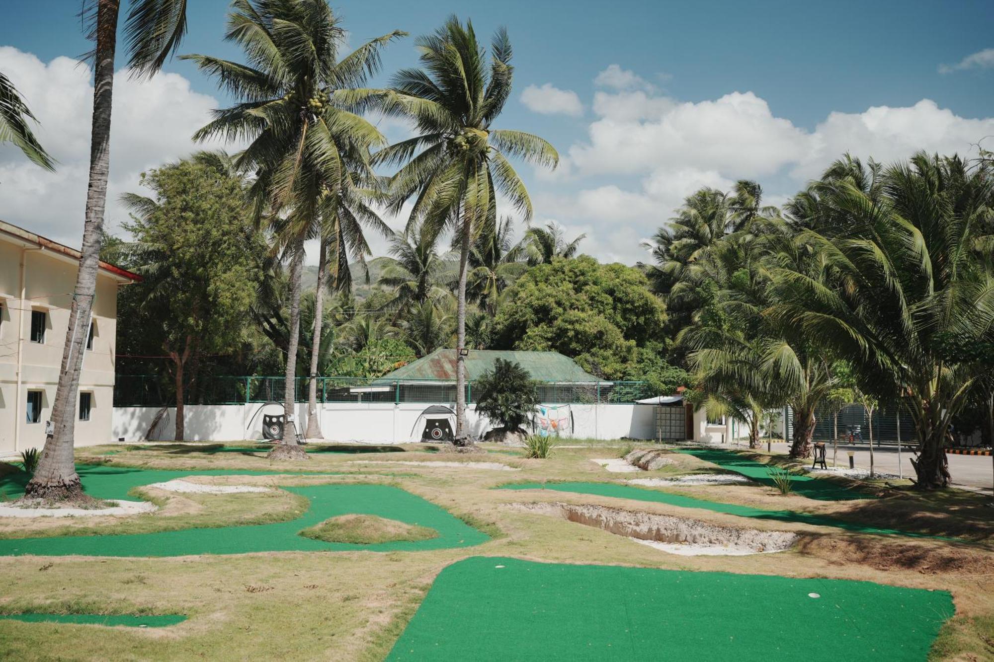 W Golf Resort Oslob Εξωτερικό φωτογραφία