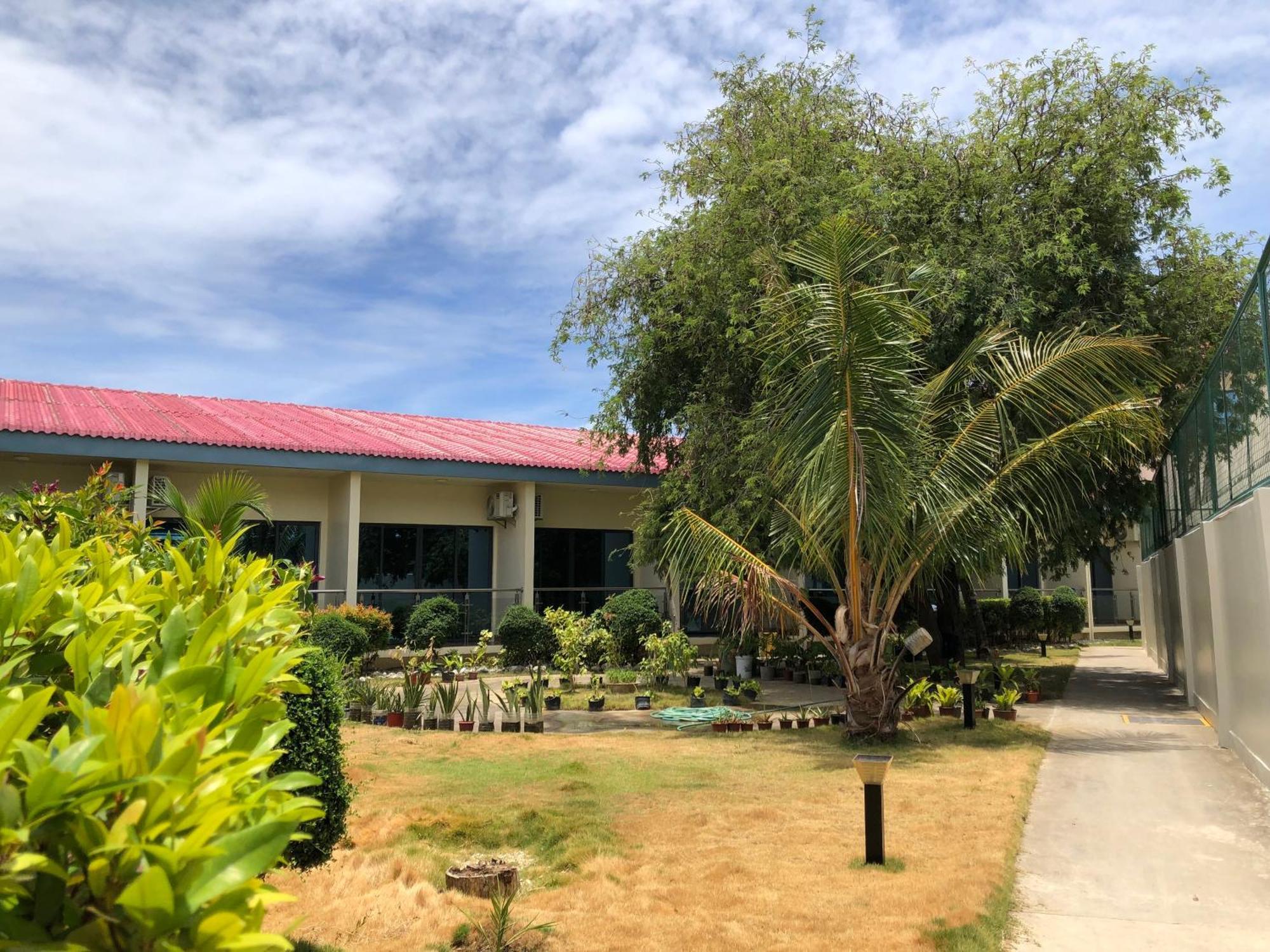 W Golf Resort Oslob Εξωτερικό φωτογραφία